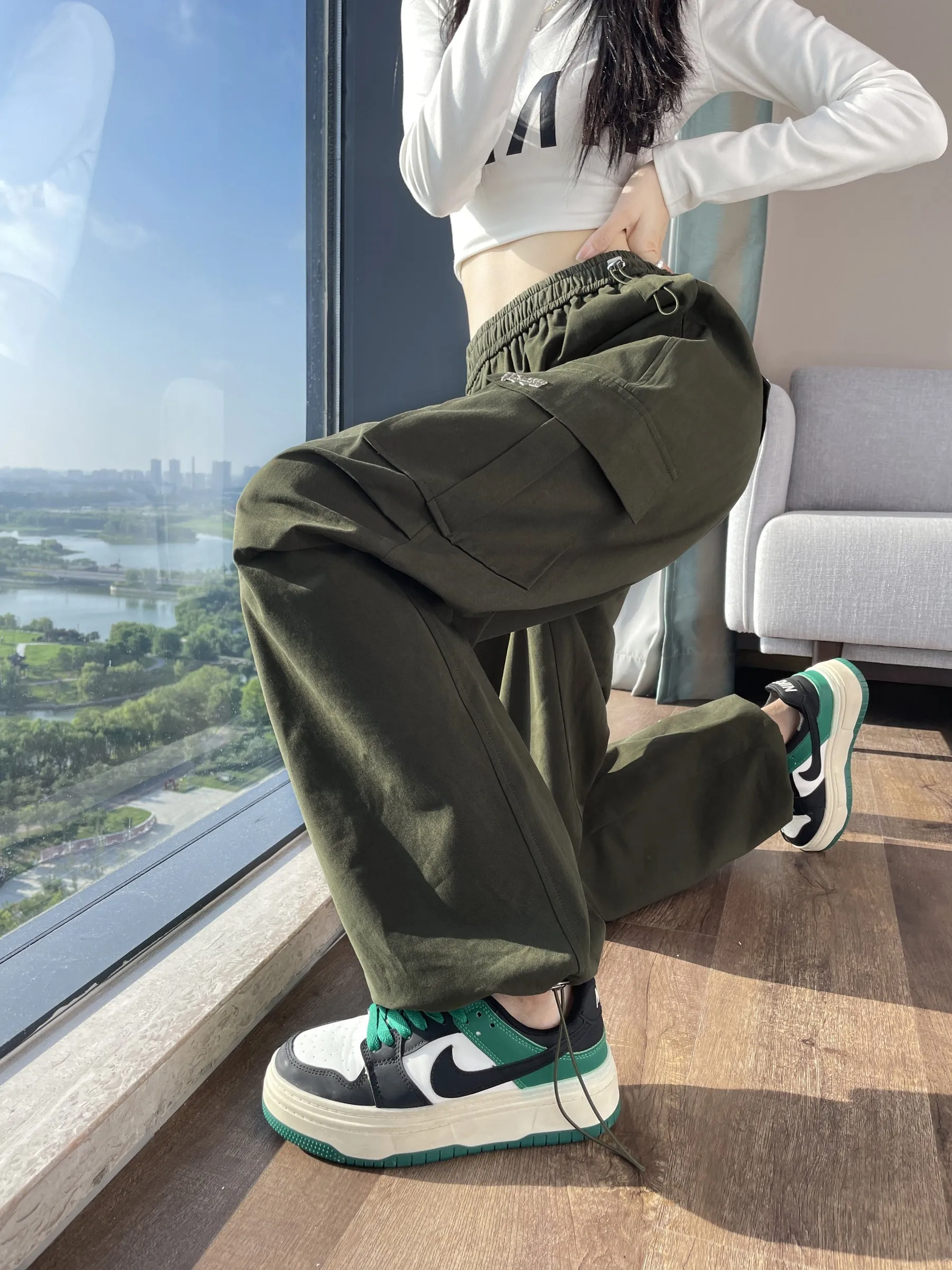 Breathable Solid Cargo Pants with Cinched Hems for Active Women