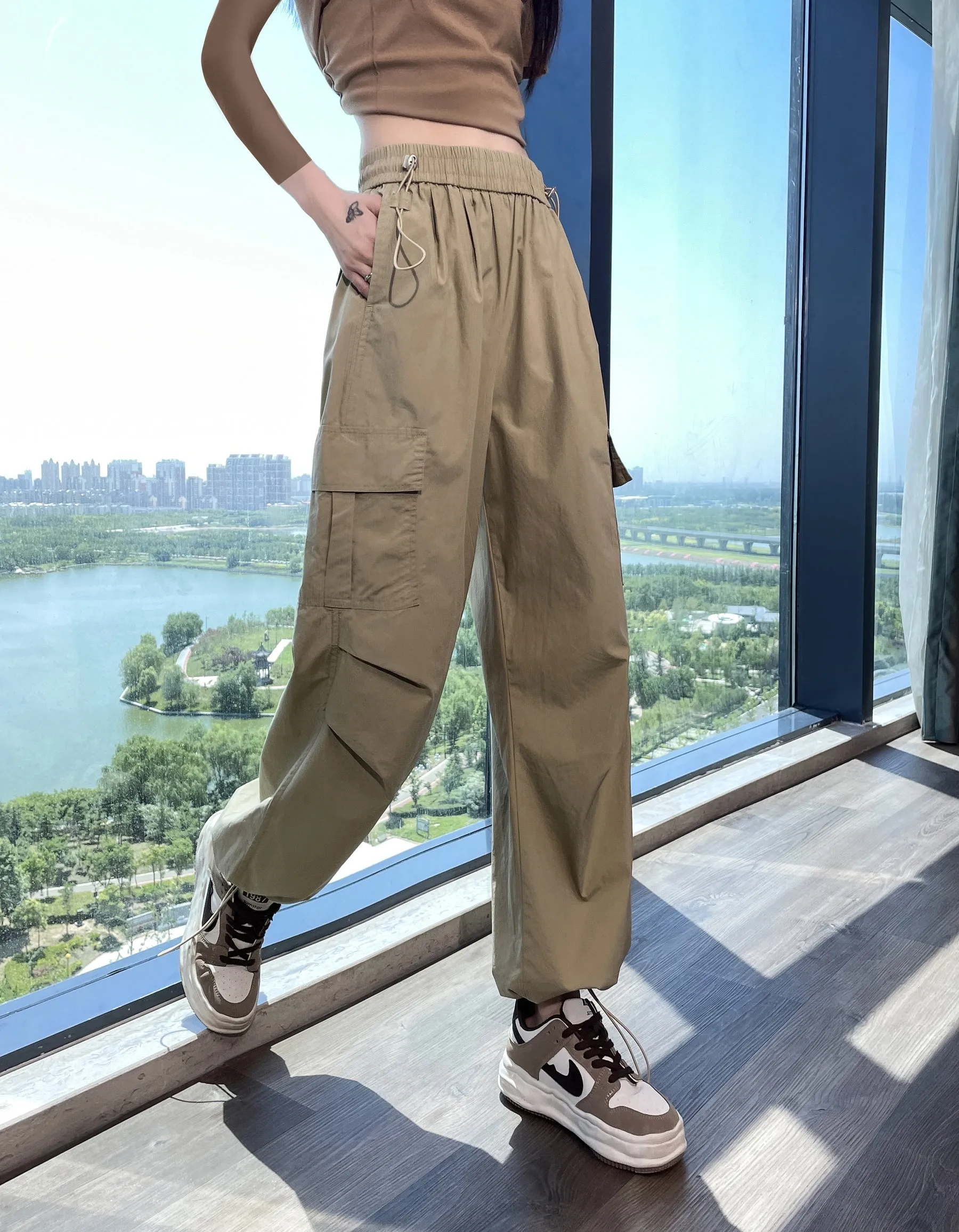 Breathable Solid Cargo Pants with Cinched Hems for Active Women