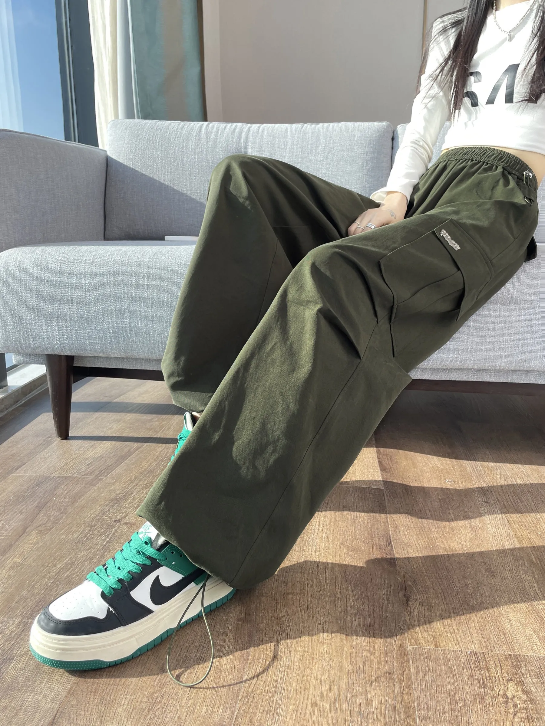 Breathable Solid Cargo Pants with Cinched Hems for Active Women