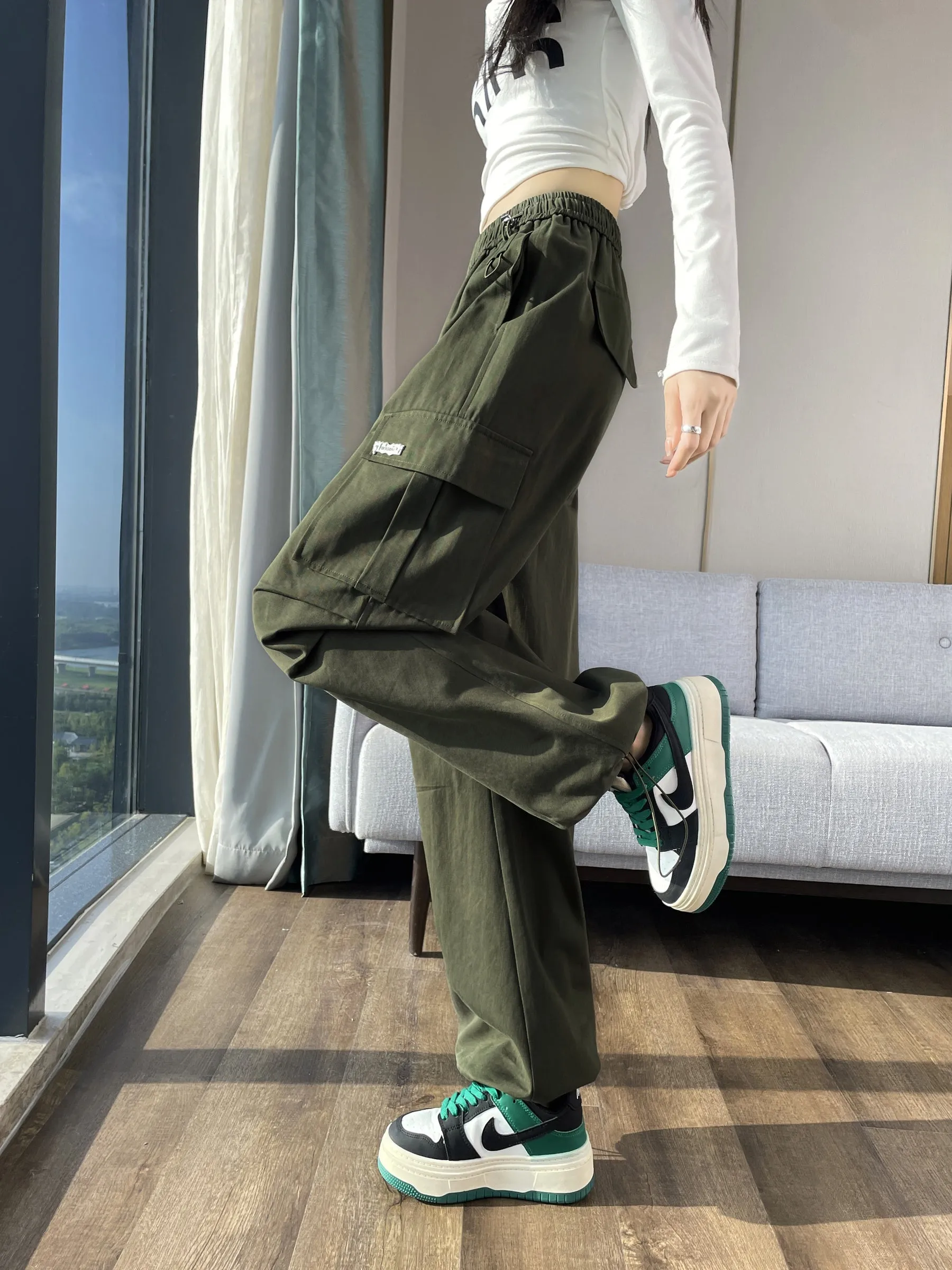 Breathable Solid Cargo Pants with Cinched Hems for Active Women