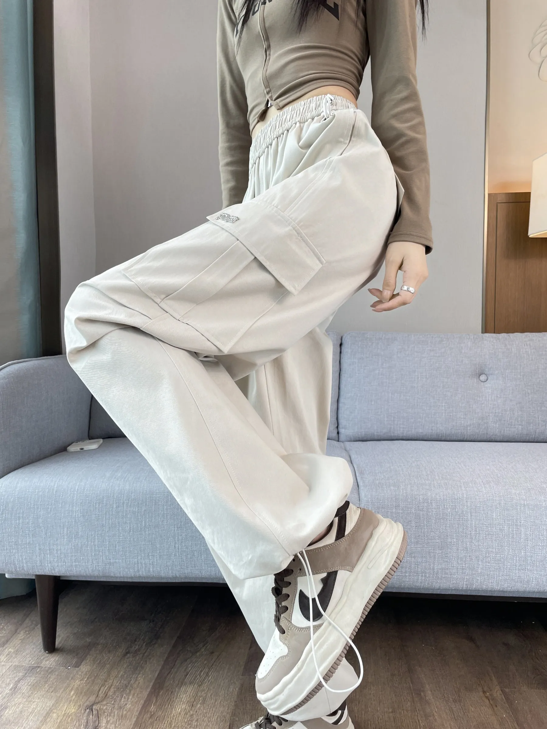 Breathable Solid Cargo Pants with Cinched Hems for Active Women