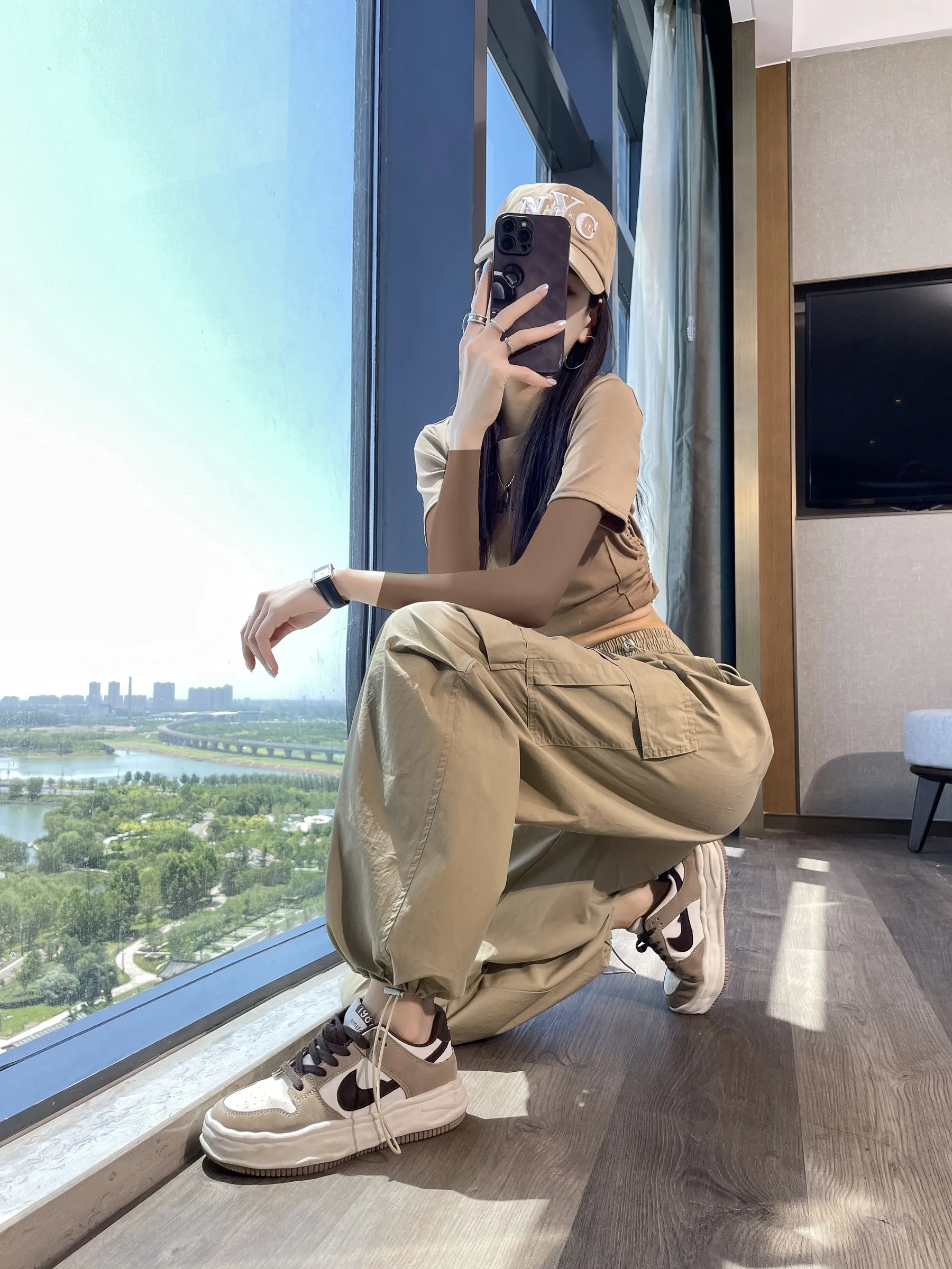 Breathable Solid Cargo Pants with Cinched Hems for Active Women