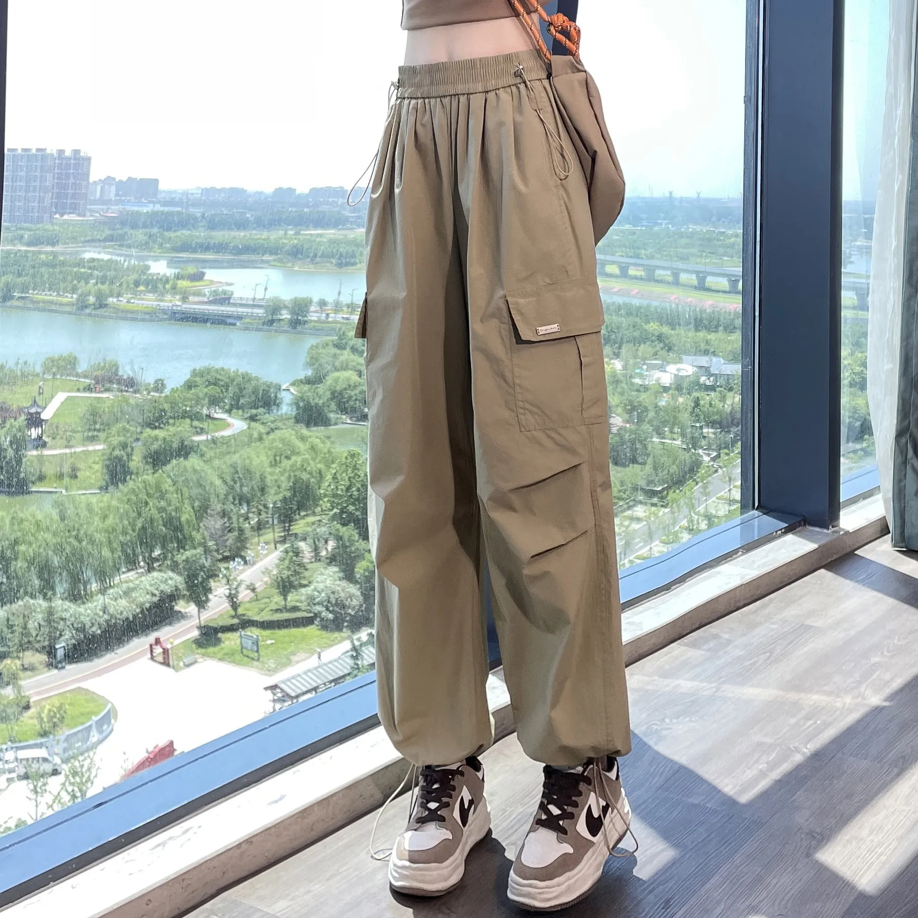 Breathable Solid Cargo Pants with Cinched Hems for Active Women