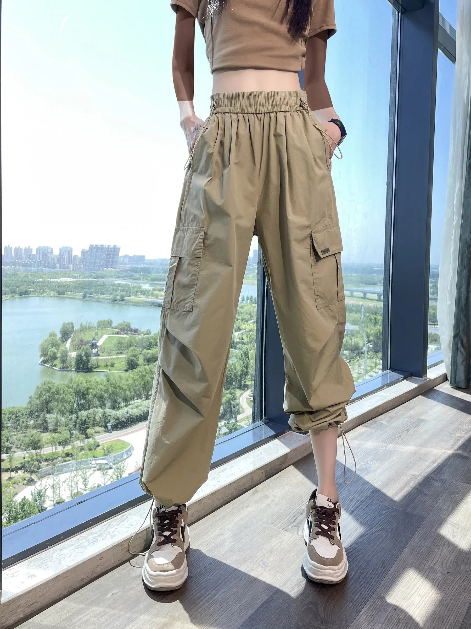 Breathable Solid Cargo Pants with Cinched Hems for Active Women