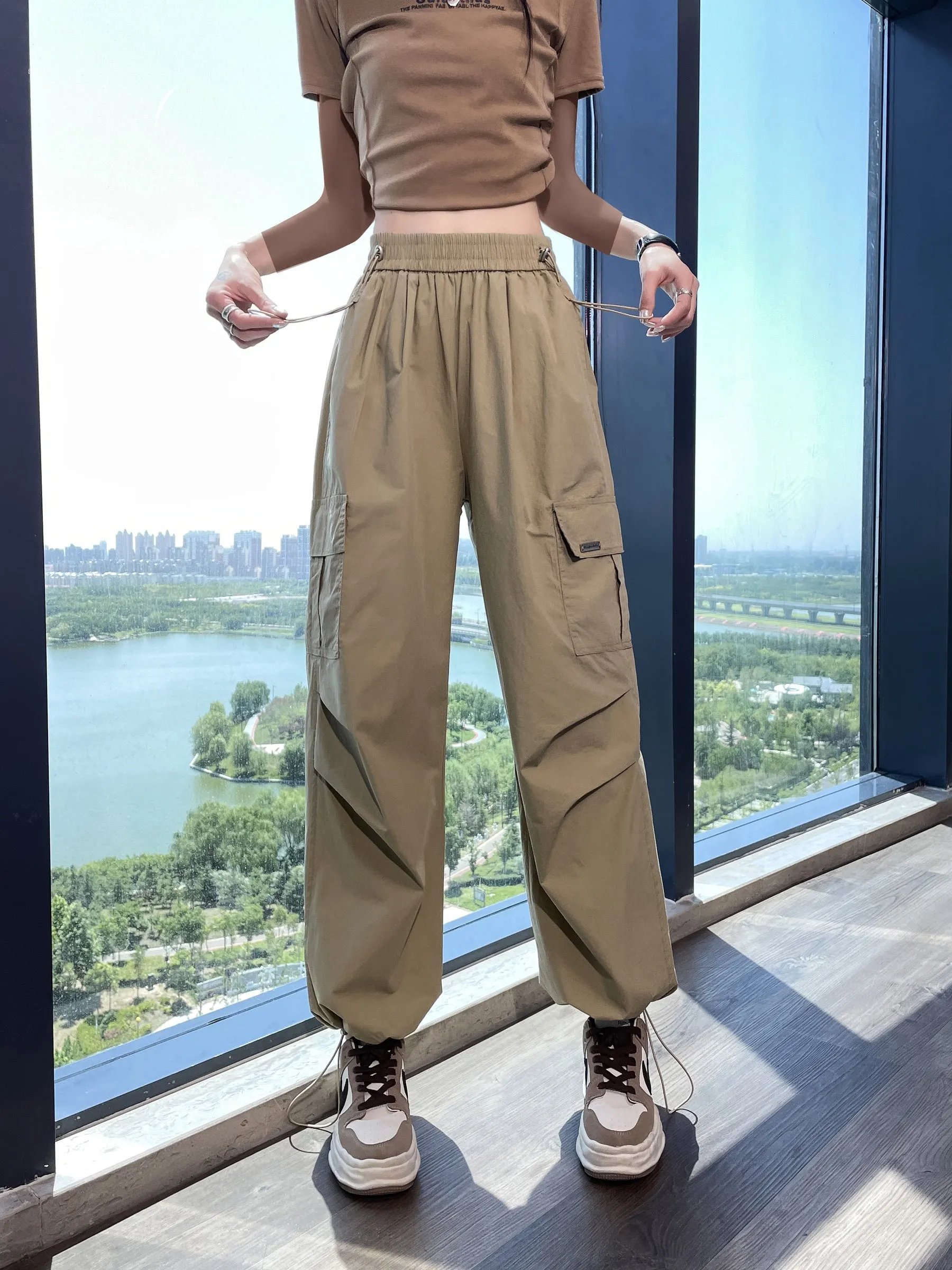 Breathable Solid Cargo Pants with Cinched Hems for Active Women