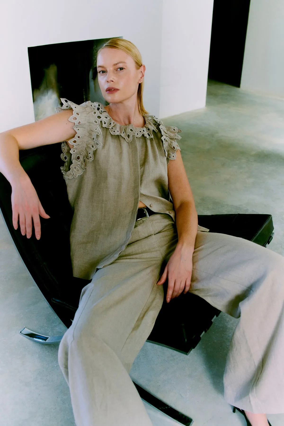 CMNATULI - LINEN PANTS IN BEIGE