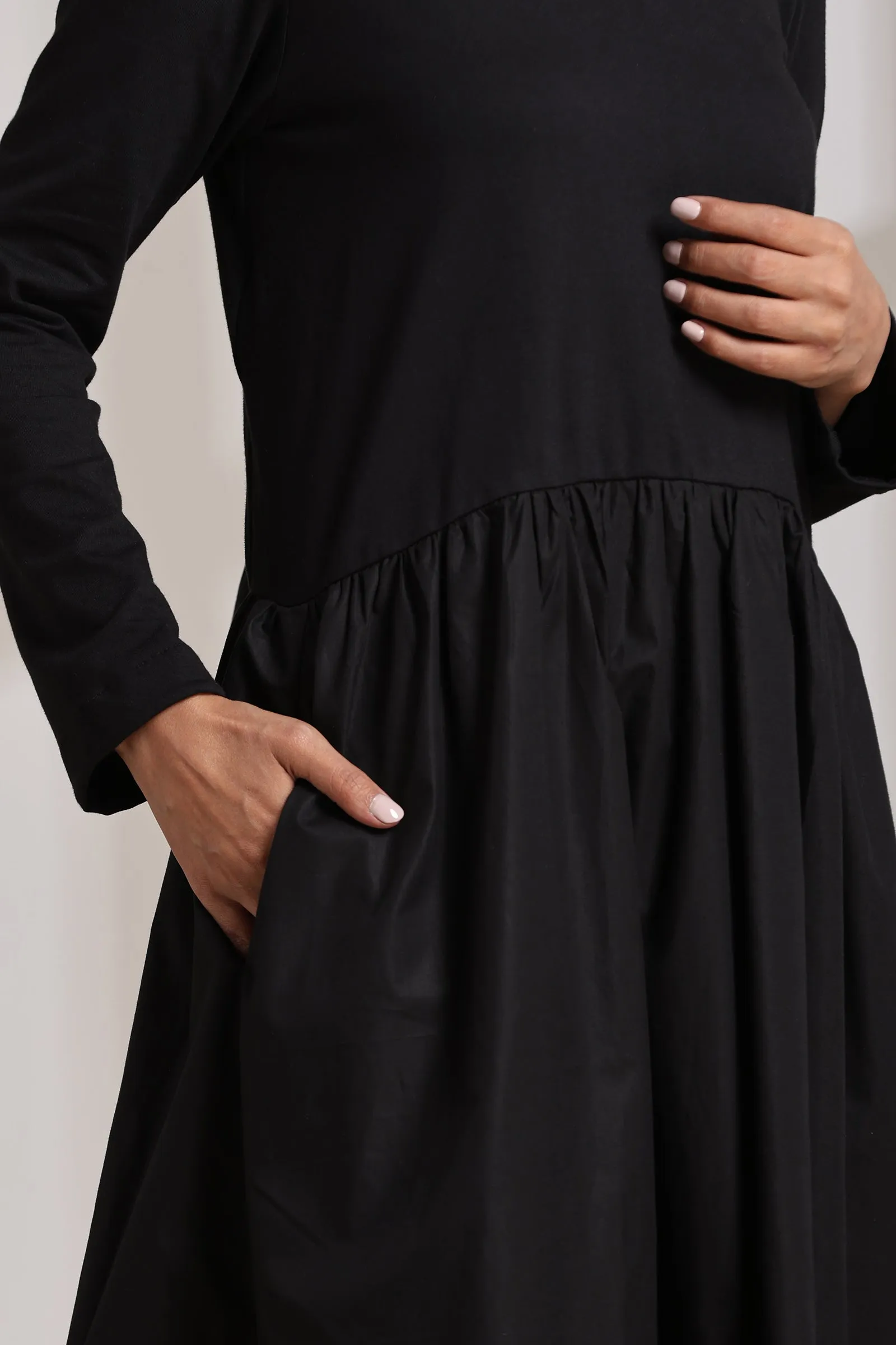 CONTRAST-PANEL MIDI T-SHIRT DRESS