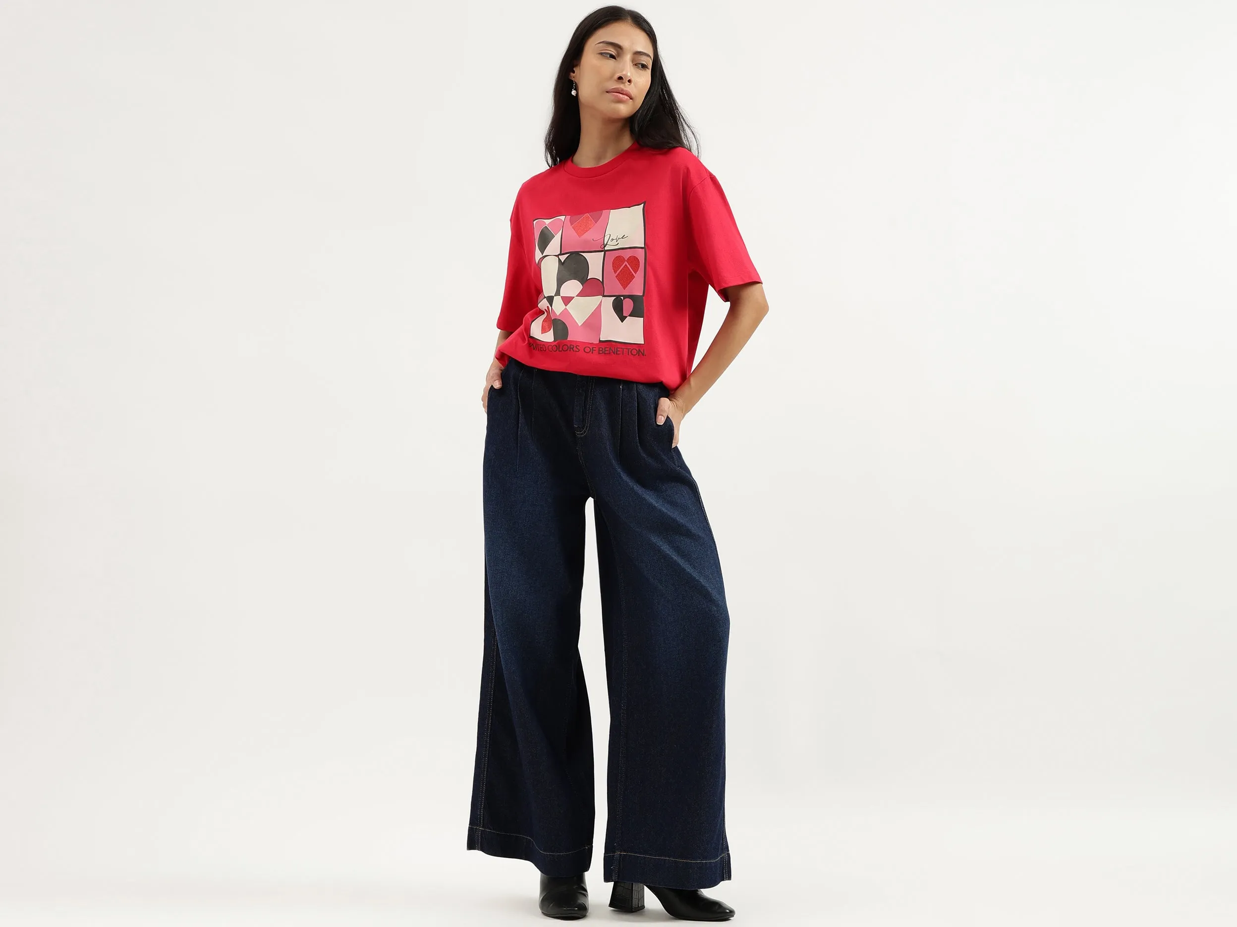 Crew Neck Graphic T-Shirt