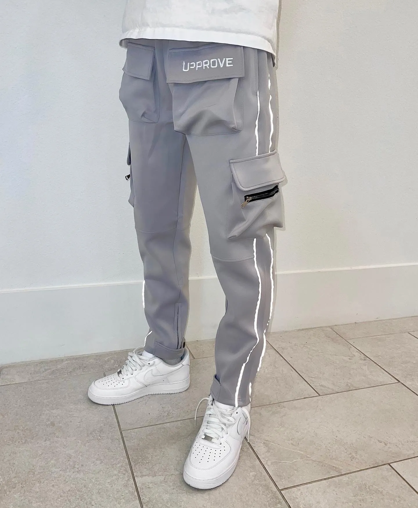 GREY GLOW CARGO PANTS (GREY)