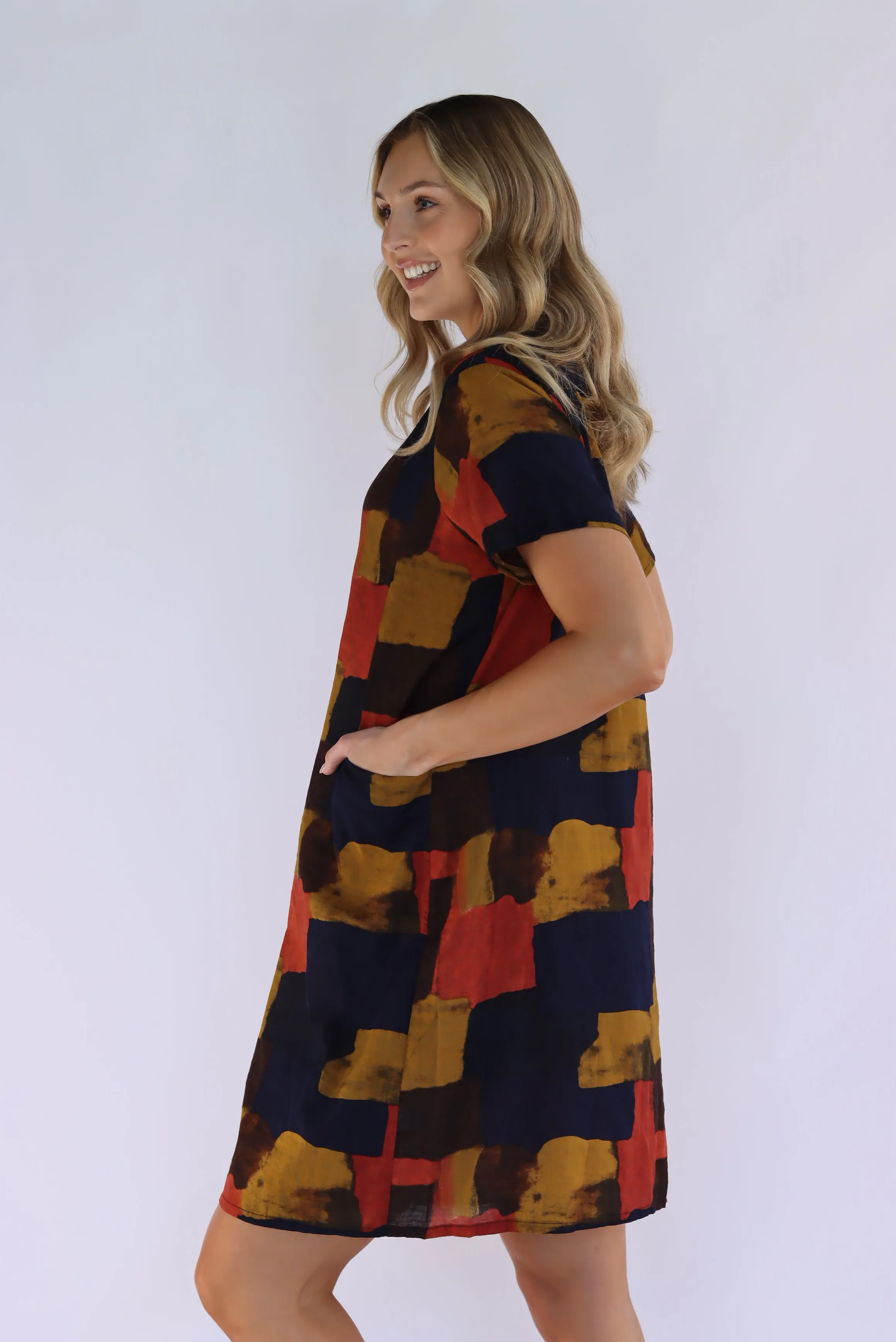 Kaima Abstract Print Shift Dress