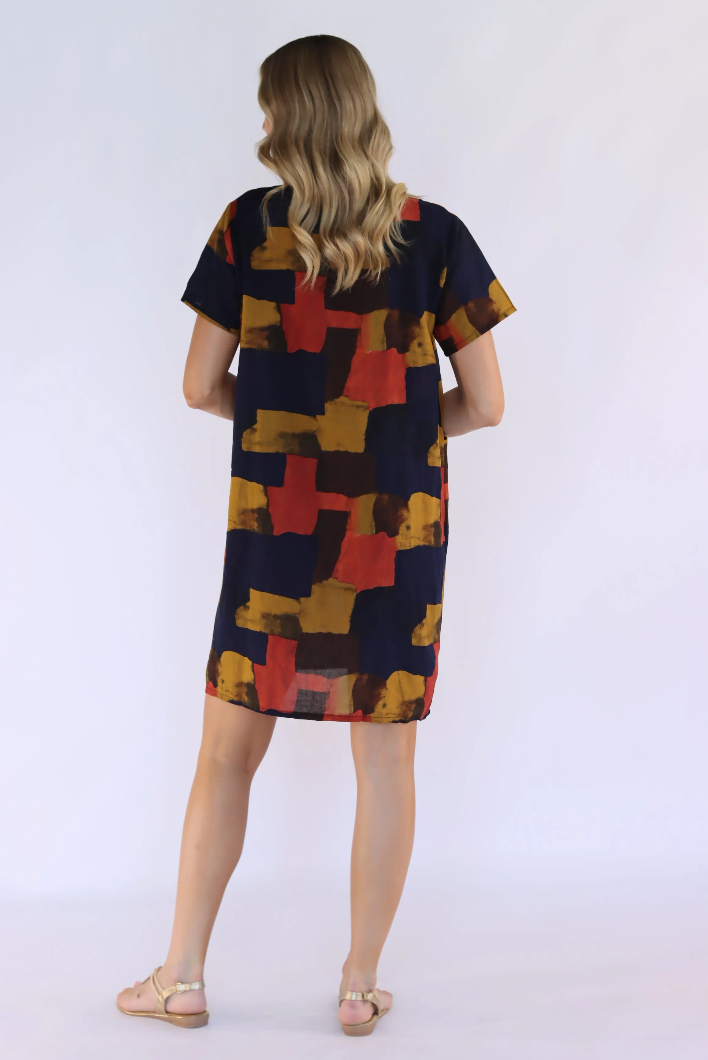 Kaima Abstract Print Shift Dress