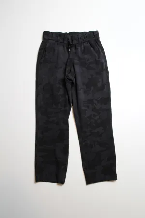 Lululemon 365 heritage camo ‘on the fly’ crop, size 2 (23”) *full on luxtreme (fits 2/4)
