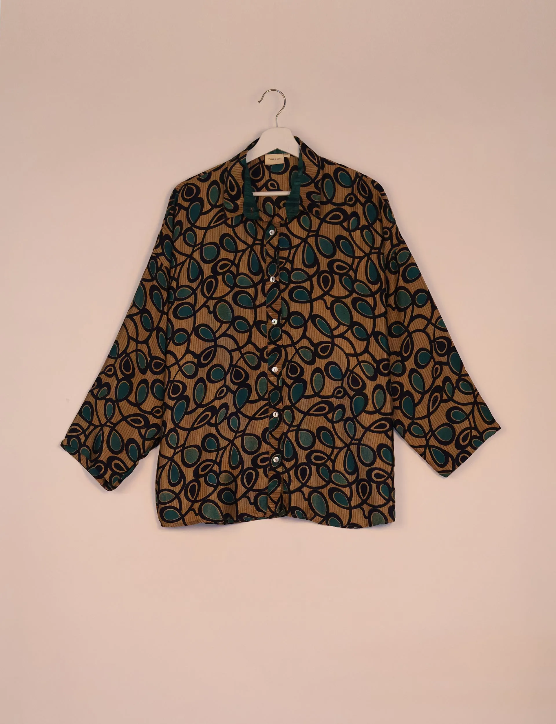 OVERSIZED SHIRT