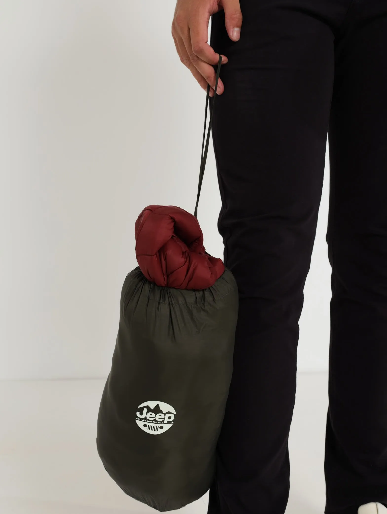 Packable Puffer Jacket - Burgundy