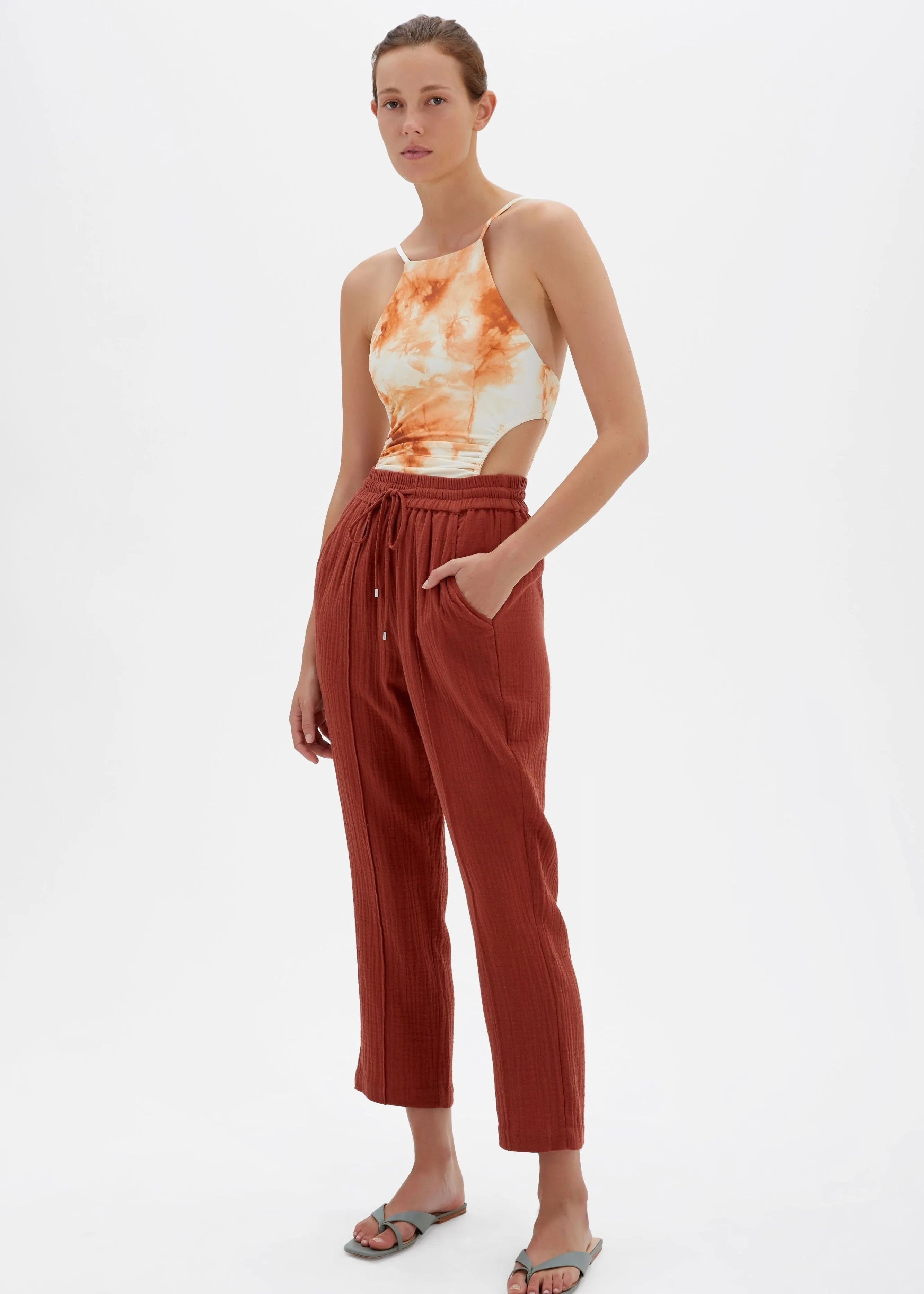 Rosie Organic Gauze Pin Tuck Crop Pant (Brown)