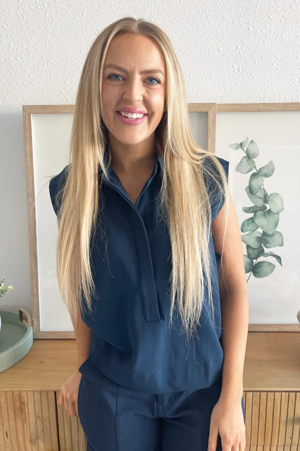 Sleeveless Cropped Shirt w/ Elastic Waist