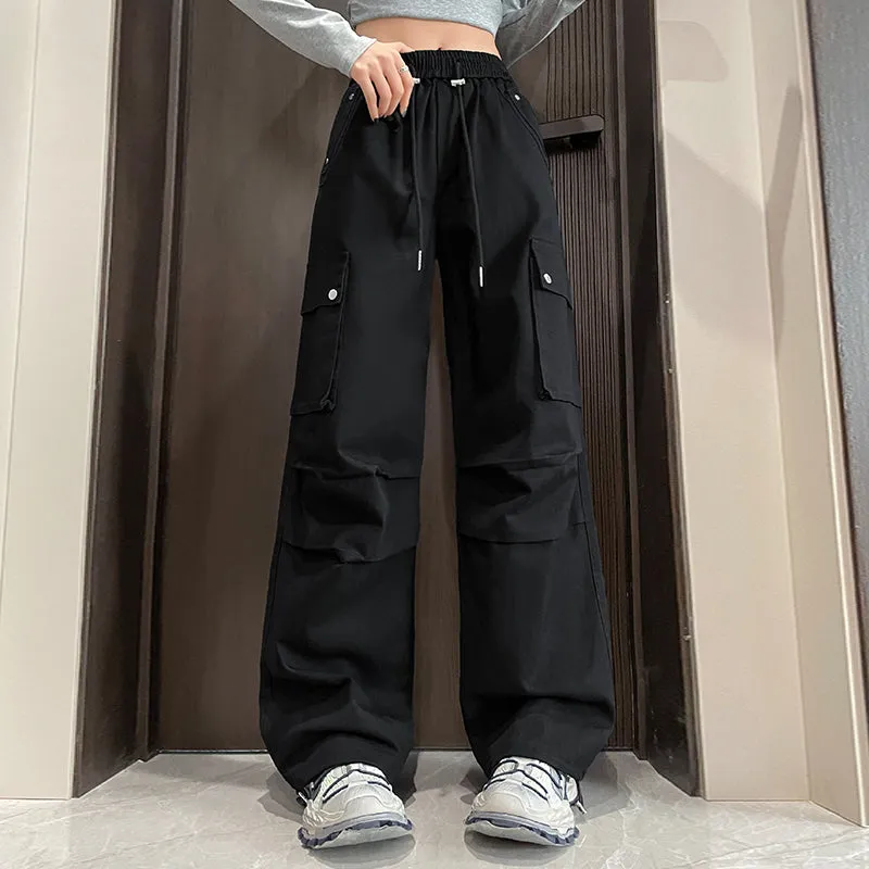Washed Cotton Cargo Pants for Women Featuring Pleated Details and Patchwork Design