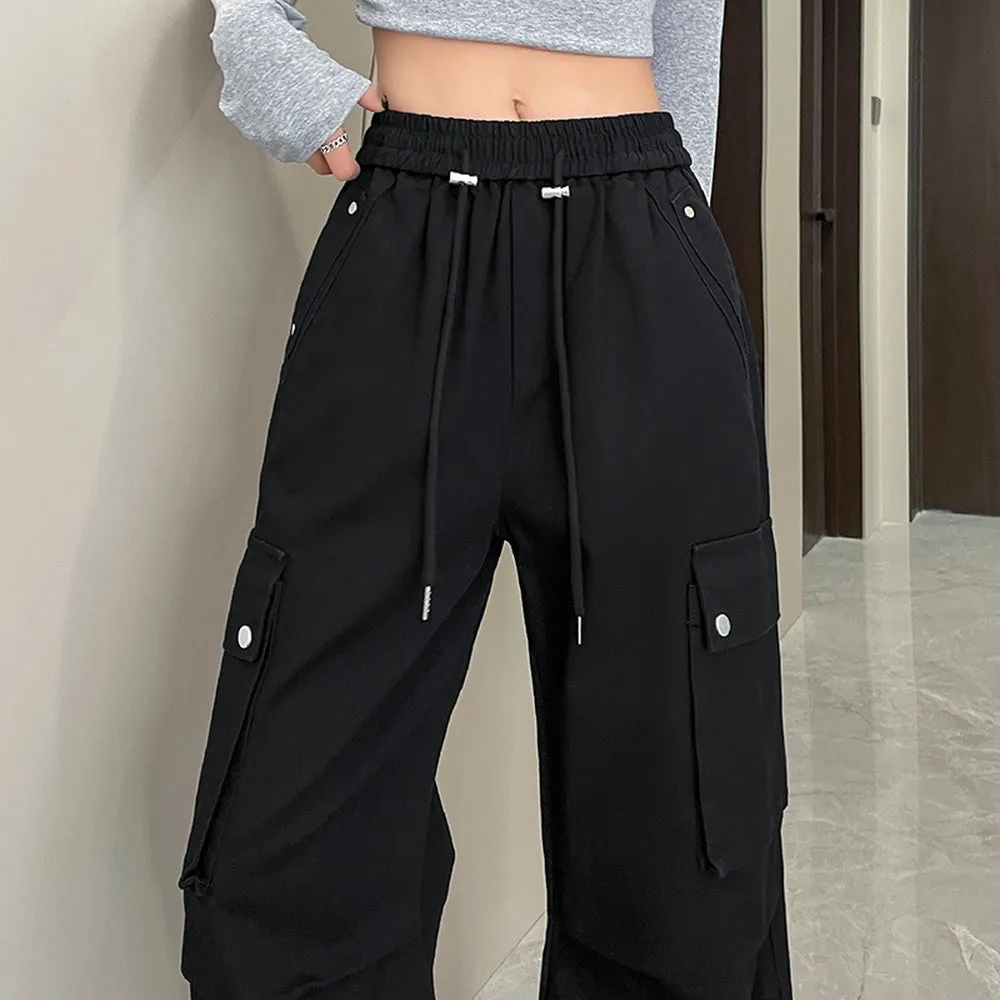 Washed Cotton Cargo Pants for Women Featuring Pleated Details and Patchwork Design