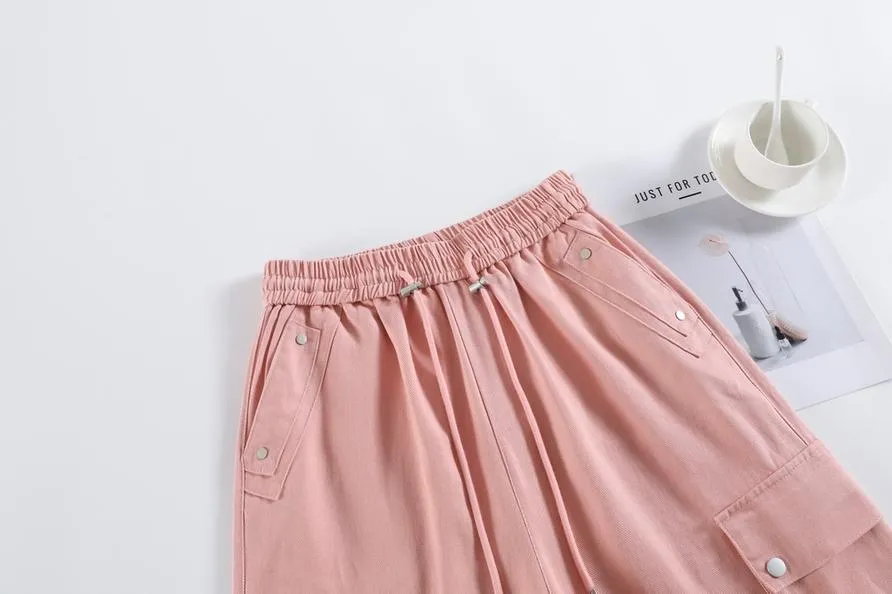 Washed Cotton Cargo Pants for Women Featuring Pleated Details and Patchwork Design
