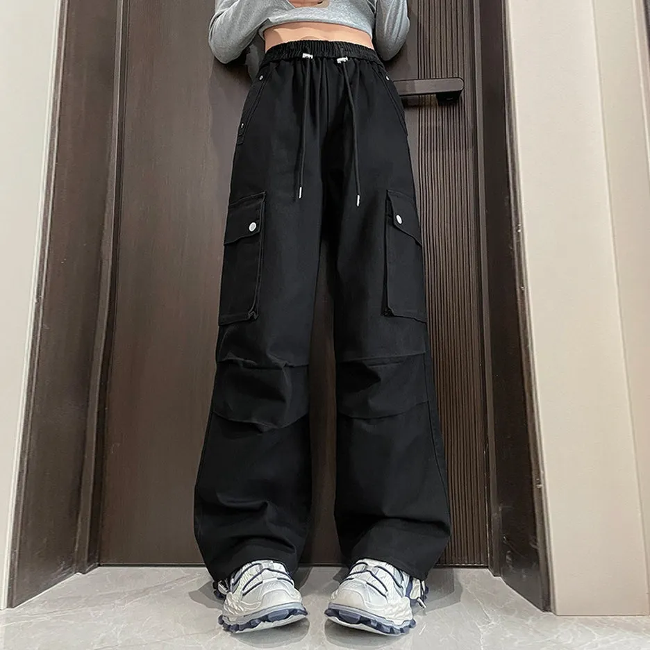Washed Cotton Cargo Pants for Women Featuring Pleated Details and Patchwork Design