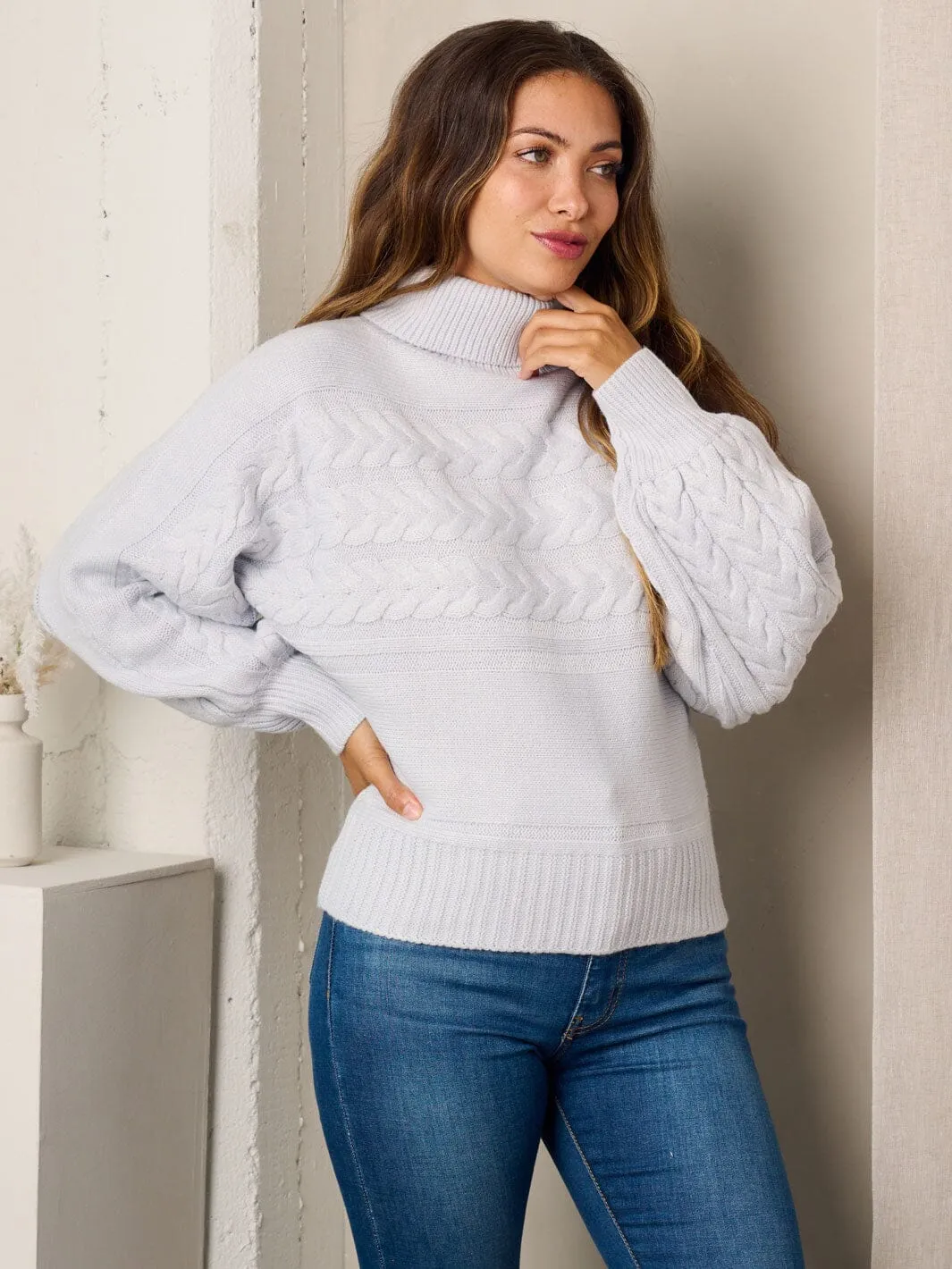 WOMEN'S LONG BALLONG SLEEVE TURTLE NECK KNIT SWEATER